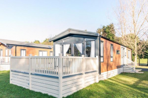 Ebor Lodge With Hot Tub